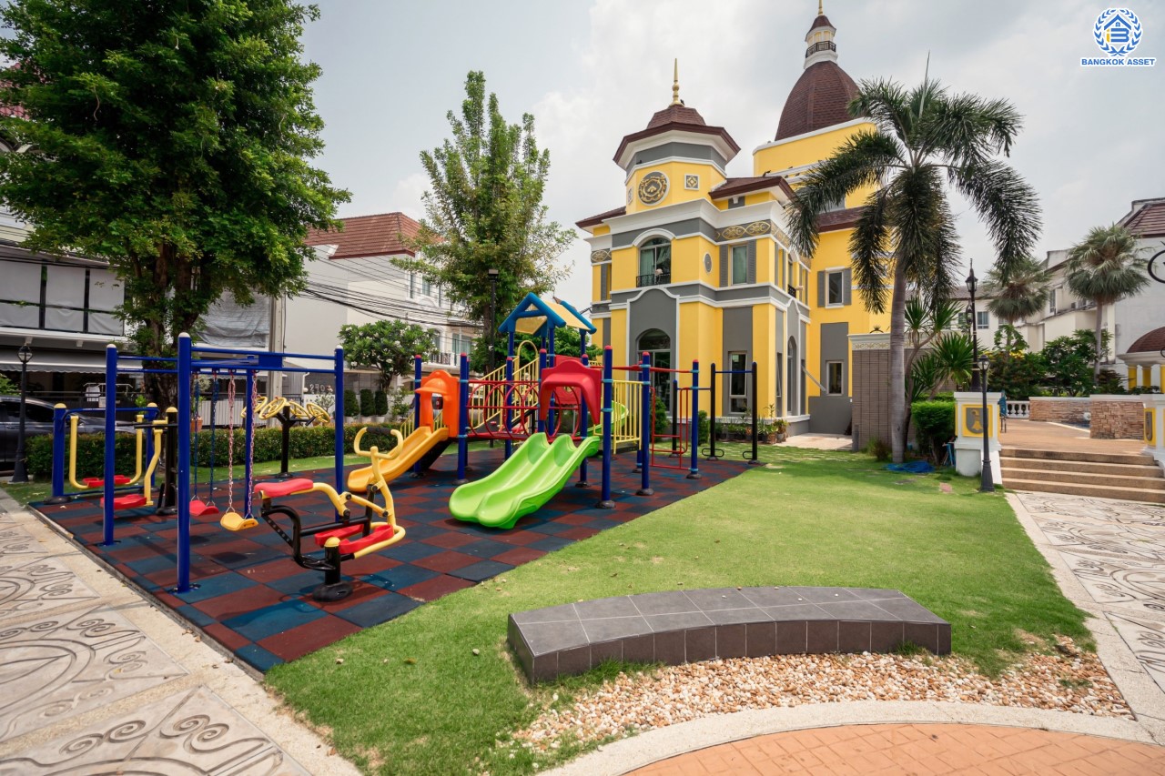 บ้านมือสองตกแต่งใหม่ ม.บ้านกลางเมืองสวิสทาวน์ เกษตร-นวมินทร์ แบรนด์ AP เนื้อที่ 20 ตร.ว. ฟังก์ชัน 3 ห้องนอน 3 ห้องน้ำ 1 ห้องอเนกประสงค์ จอดรถได้ 2 คัน ชีวิตแสนสงบ สภาพแวดล้อมเยี่ยม เชื่อมต่อ ถ.พหลโยธิน, ถ.เกษตร-นวมินทร์ ใกล้ ม.เกษตร, รถไฟฟ้าสายสีเขียว "สถานีมหาวิทยาลัยเกษตรศาสตร์" และทางด่วน "รามอินทรา-อาจณรงค์"...